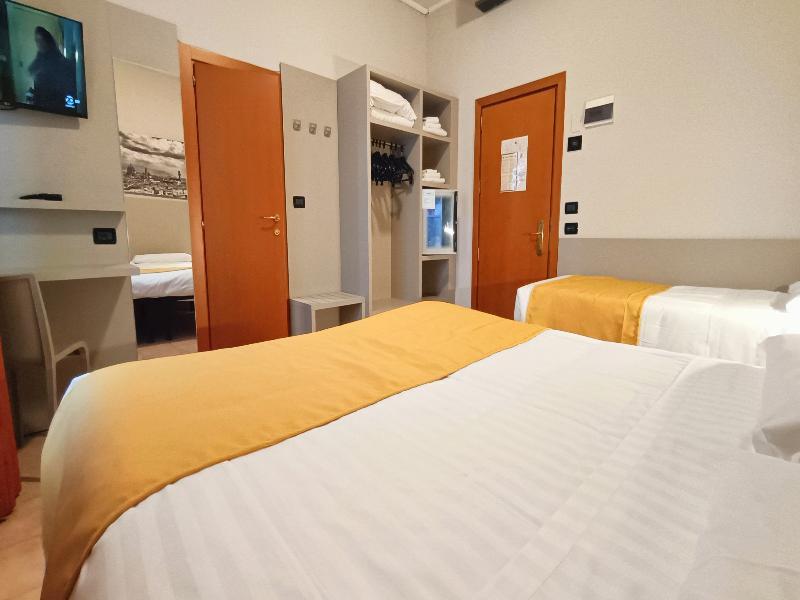 Hotel Valmarina image