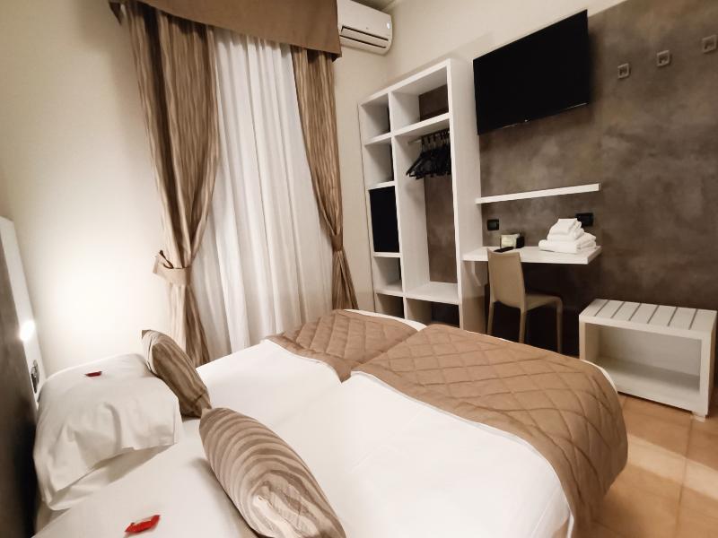 Hotel Valmarina image