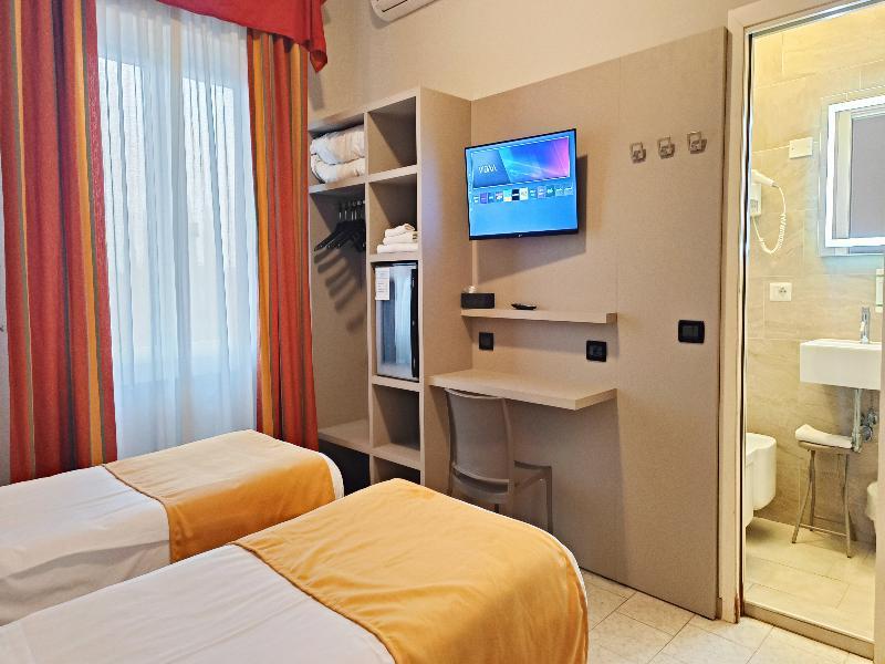 Hotel Valmarina image