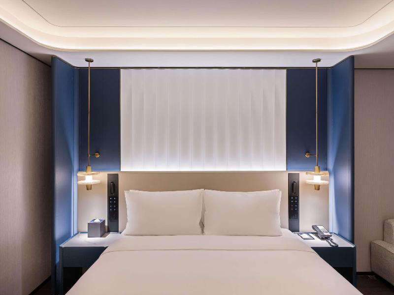 Novotel Shanghai Xuhui Riverside image
