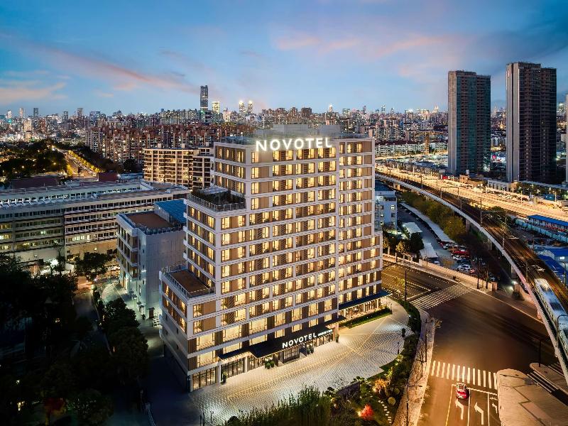 Novotel Shanghai Xuhui Riverside image