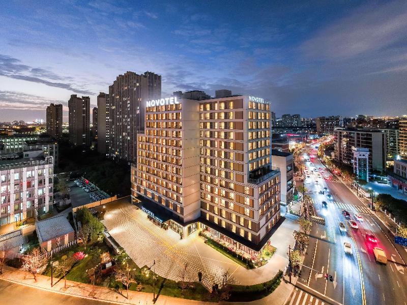 Novotel Shanghai Xuhui Riverside image