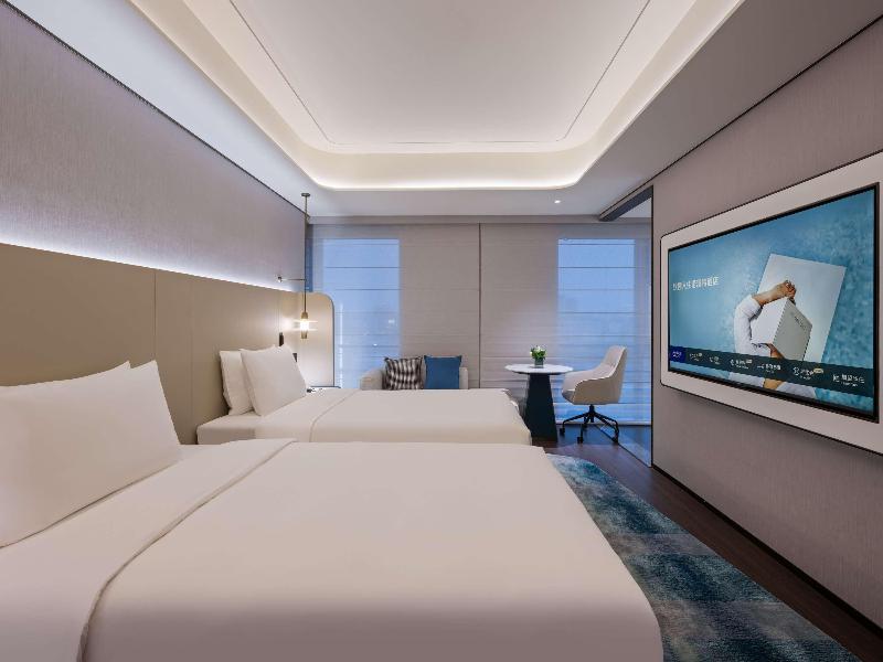 Novotel Shanghai Xuhui Riverside image