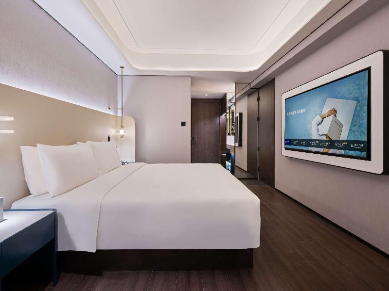 Novotel Shanghai Xuhui Riverside image