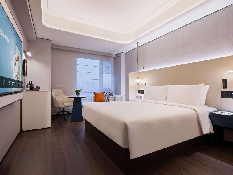 Novotel Shanghai Xuhui Riverside image