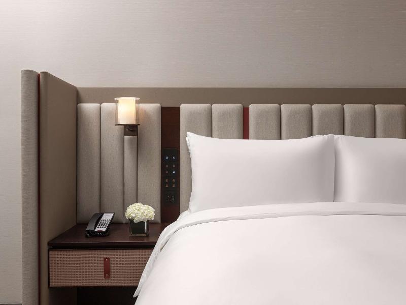 Mövenpick By Accor Shanghai People's Square image