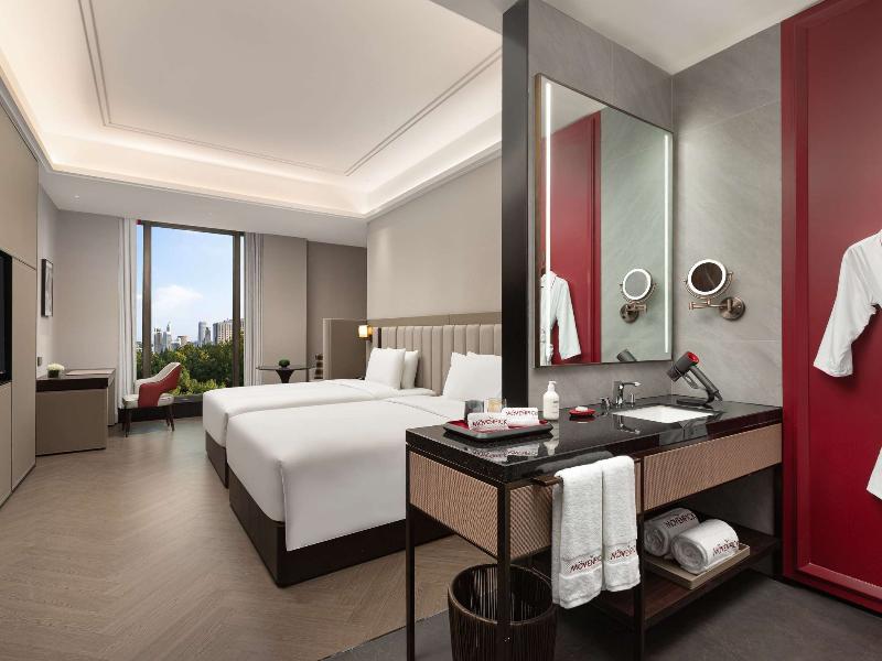 Mövenpick By Accor Shanghai People's Square image