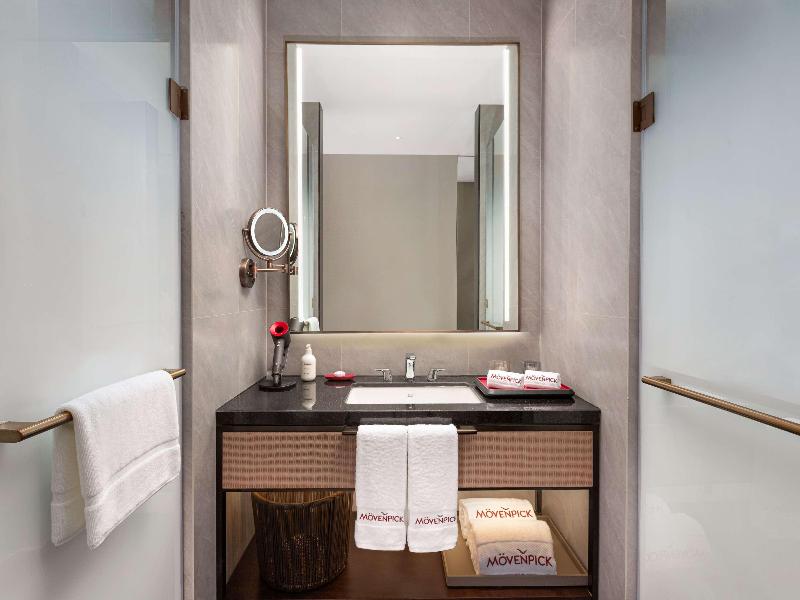 Mövenpick By Accor Shanghai People's Square image