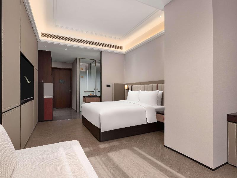 Mövenpick By Accor Shanghai People's Square image
