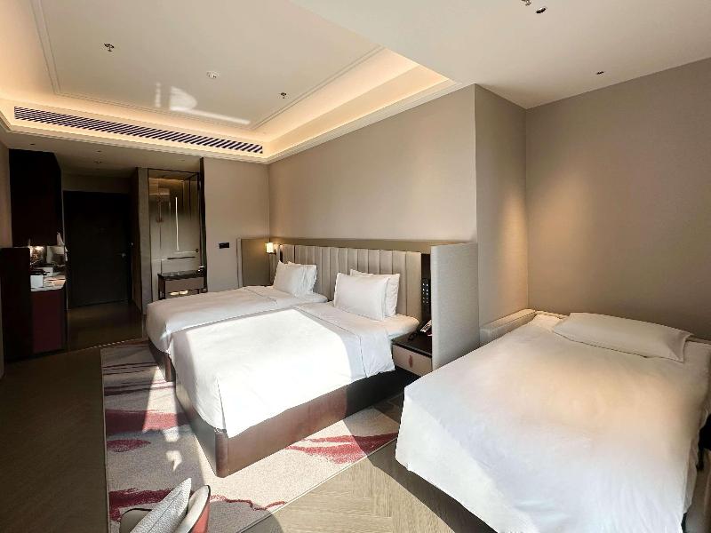Mövenpick By Accor Shanghai People's Square image