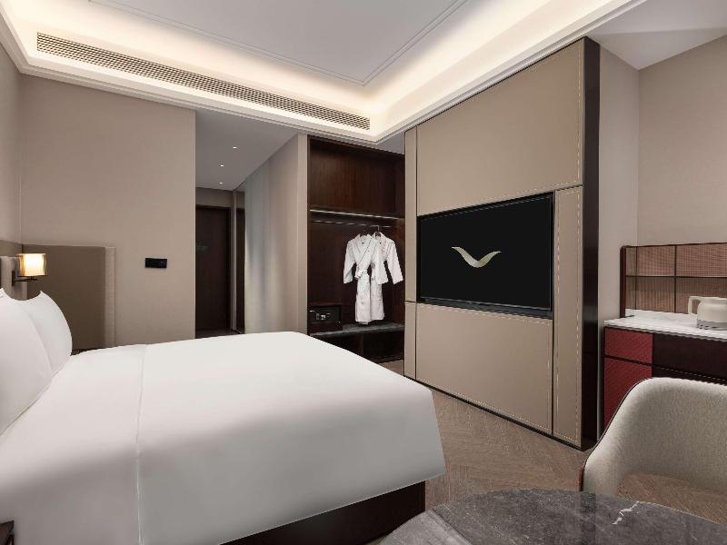 Mövenpick By Accor Shanghai People's Square image