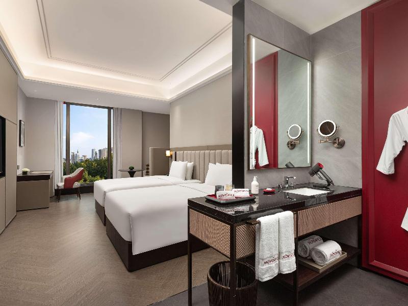 Mövenpick By Accor Shanghai People's Square image