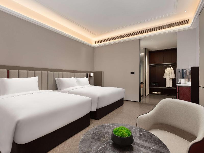 Mövenpick By Accor Shanghai People's Square image