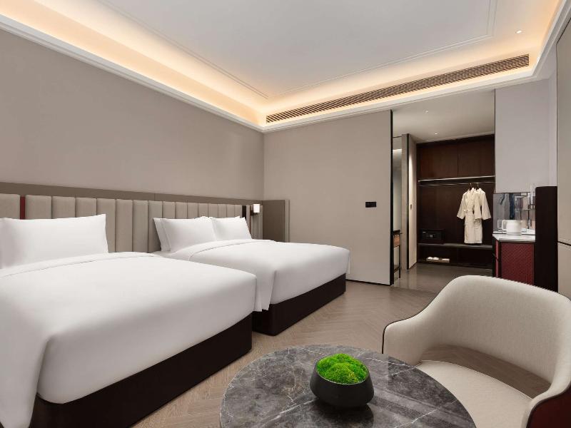 Mövenpick By Accor Shanghai People's Square image