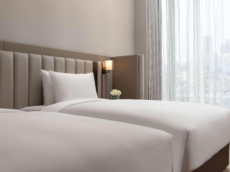 Mövenpick By Accor Shanghai People's Square image