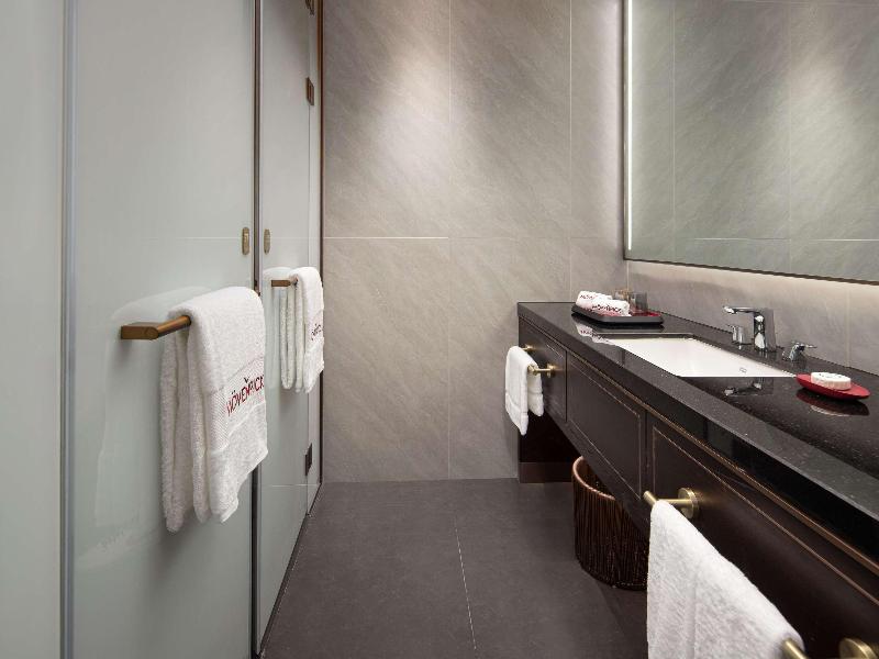 Mövenpick By Accor Shanghai People's Square image
