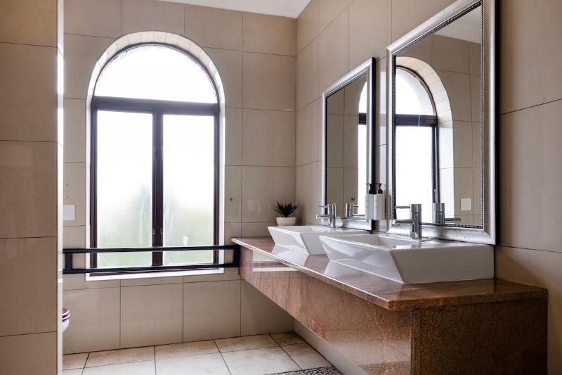 Basden Wood Hotel (rf) Pty Ltd image