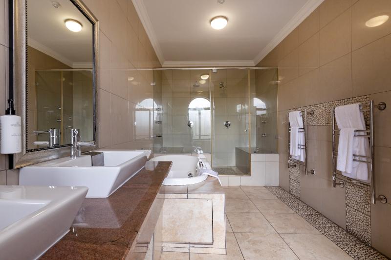 Basden Wood Hotel (rf) Pty Ltd image
