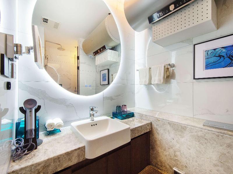Novotel Living Yunnan Dianchi Times image