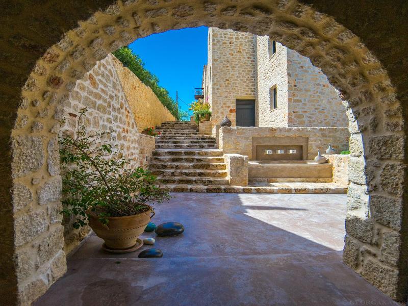 Alistos Hotel image