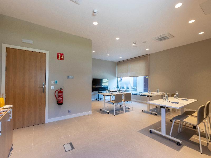 Travelodge Bilbao Sestao image