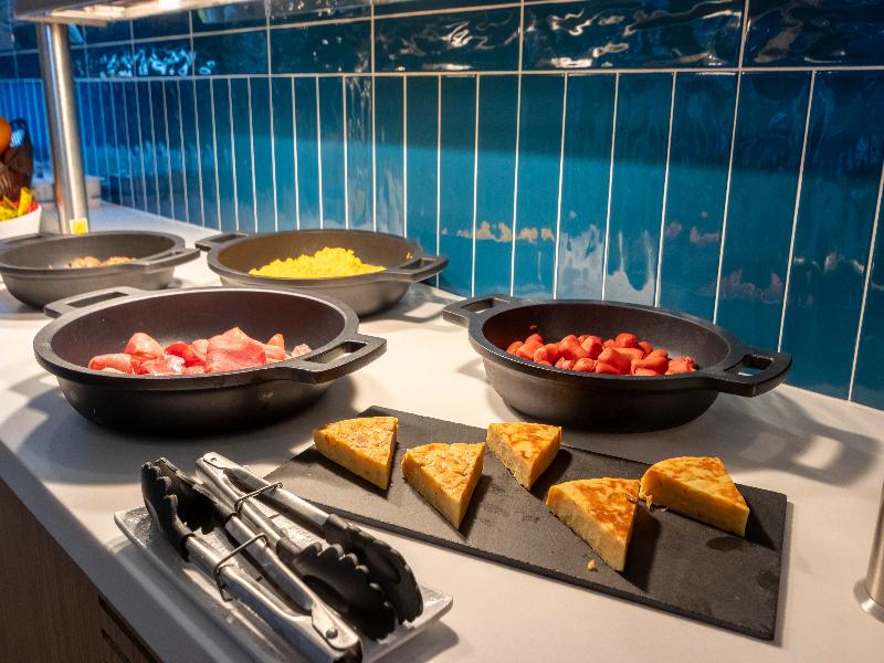 Travelodge Bilbao Sestao image