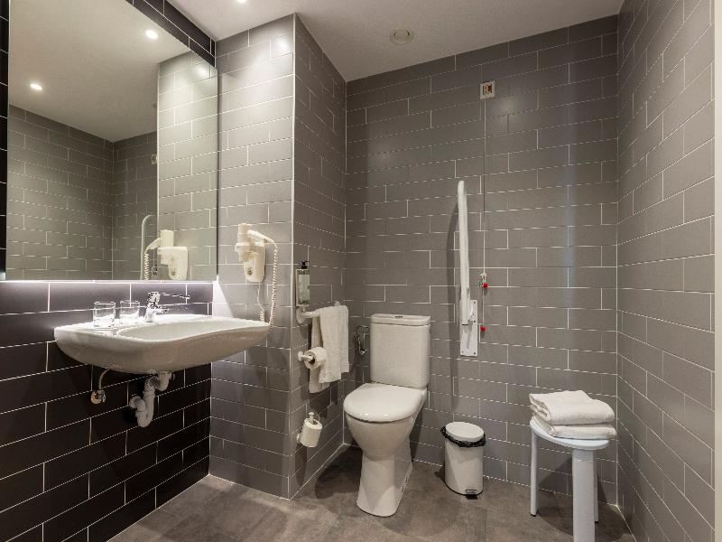 Travelodge Bilbao Sestao image