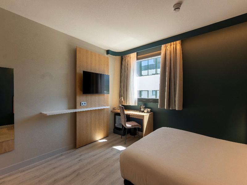 Travelodge Bilbao Sestao image