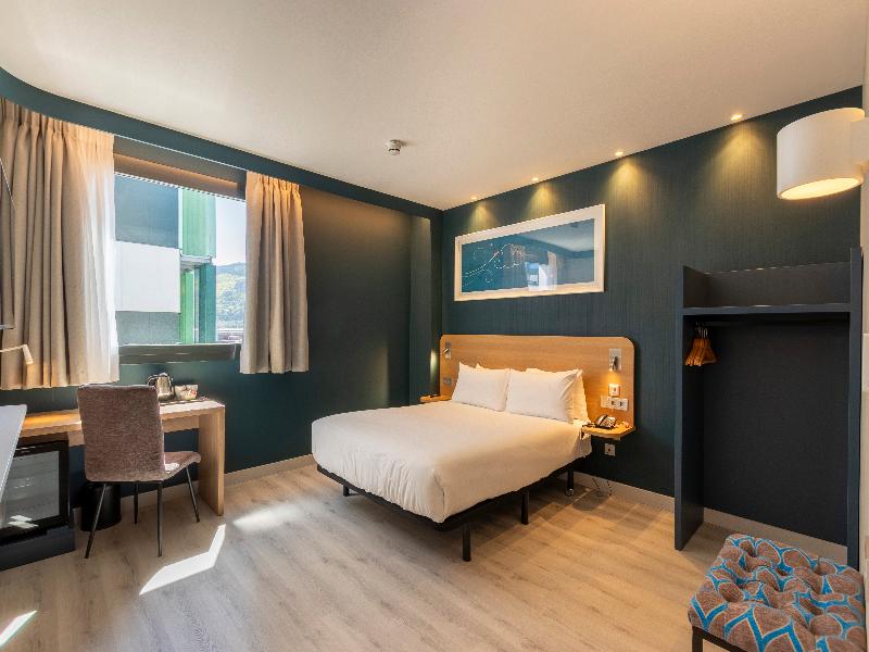 Travelodge Bilbao Sestao image