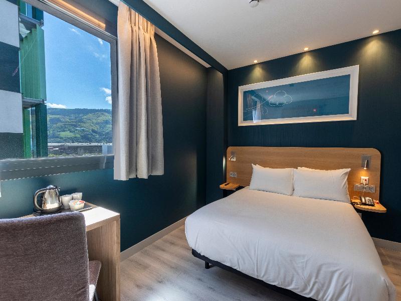 Travelodge Bilbao Sestao image