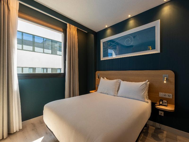 Travelodge Bilbao Sestao image