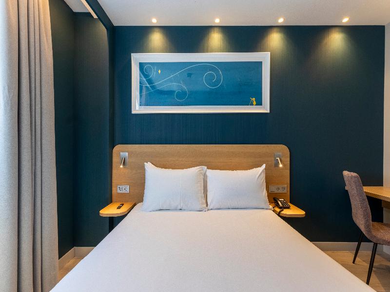Travelodge Bilbao Sestao image