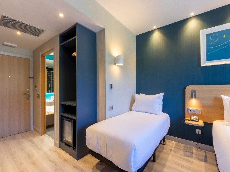 Travelodge Bilbao Sestao image
