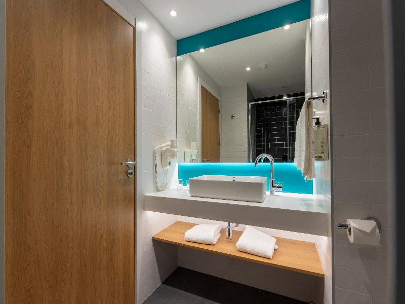 Travelodge Bilbao Sestao image