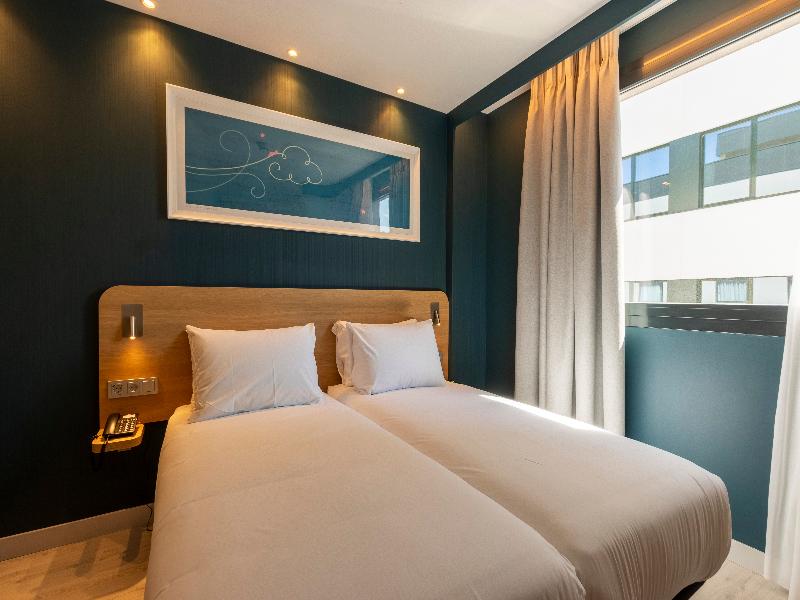 Travelodge Bilbao Sestao image