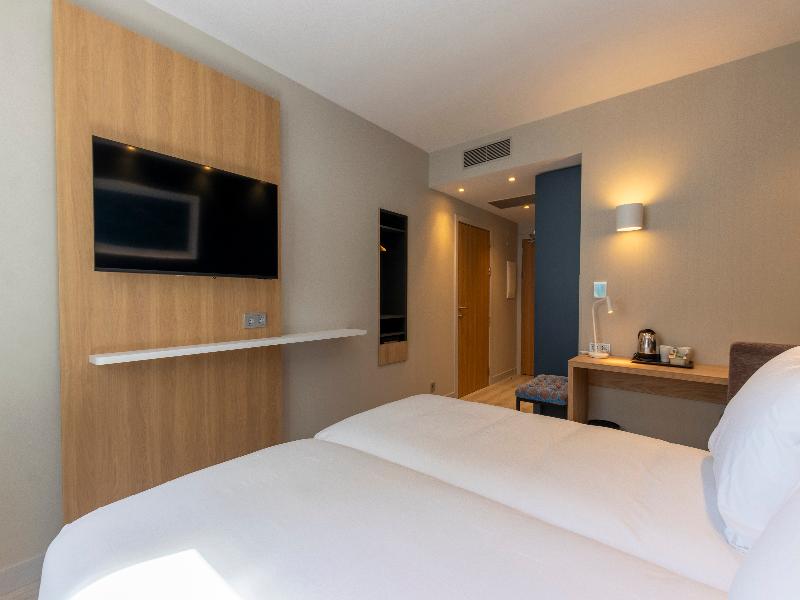 Travelodge Bilbao Sestao image