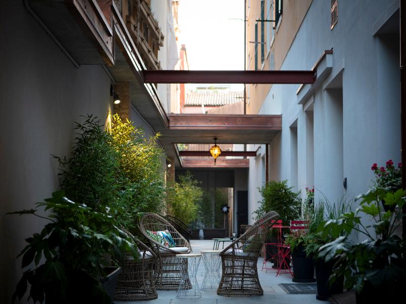 Aqua Apartments image