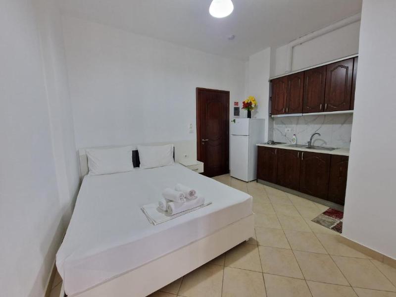 Black Pearl Hotel image