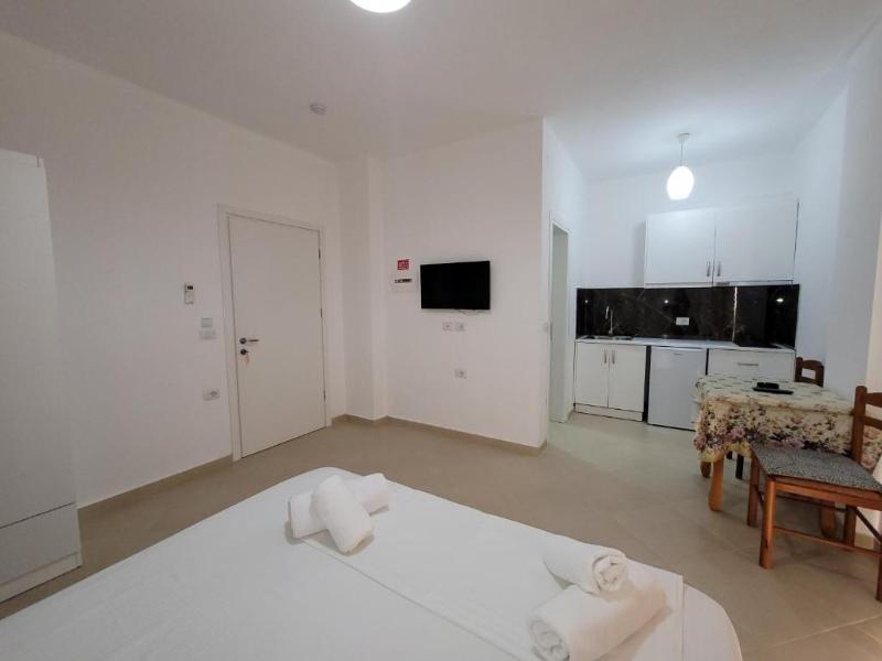 Black Pearl Hotel image