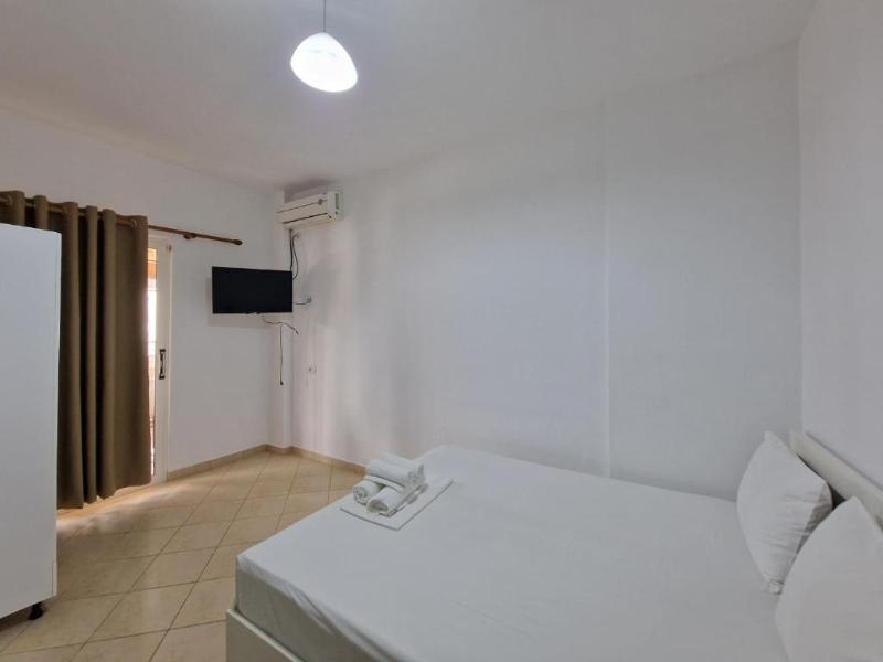 Black Pearl Hotel image
