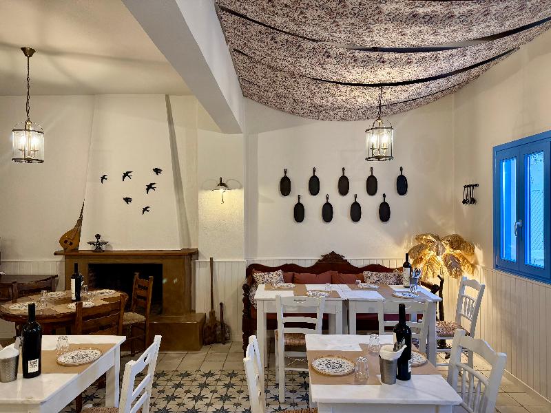 White Pearl Laokasti Suites image