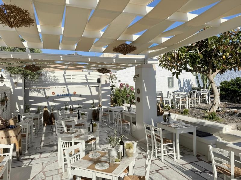 White Pearl Laokasti Suites image