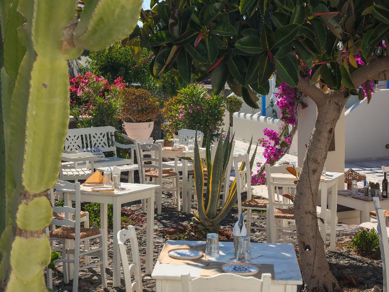 White Pearl Laokasti Suites image