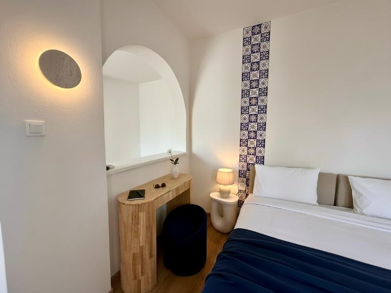 White Pearl Laokasti Suites image