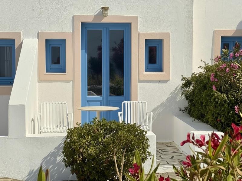 White Pearl Laokasti Suites image