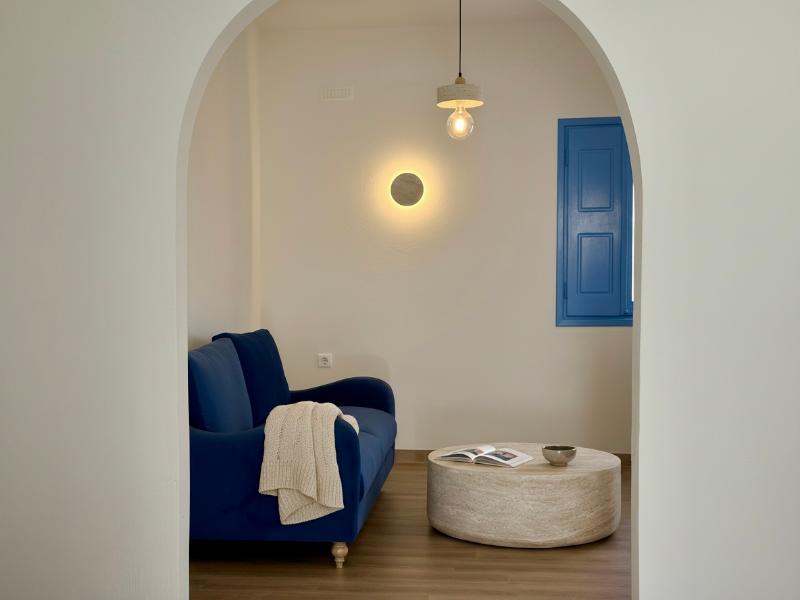 White Pearl Laokasti Suites image