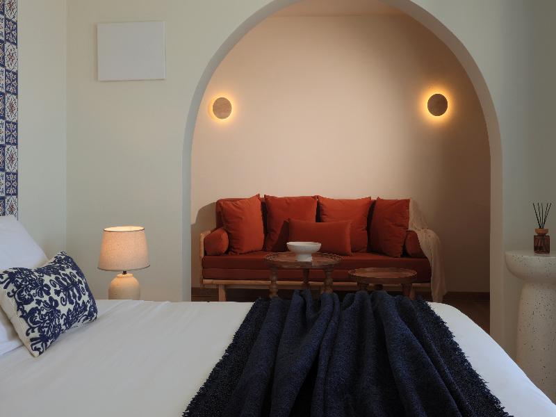 White Pearl Laokasti Suites image