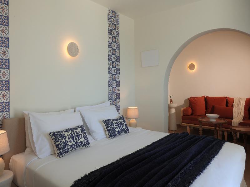White Pearl Laokasti Suites image