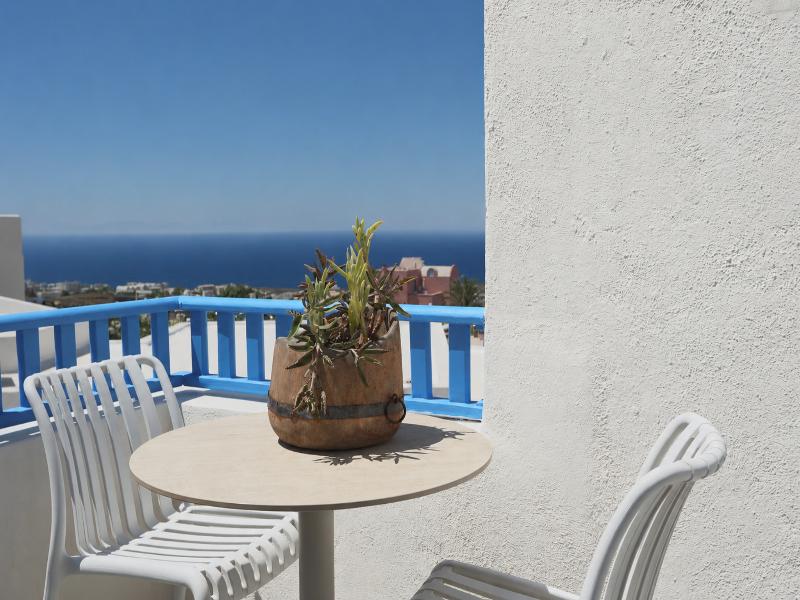 White Pearl Laokasti Suites image