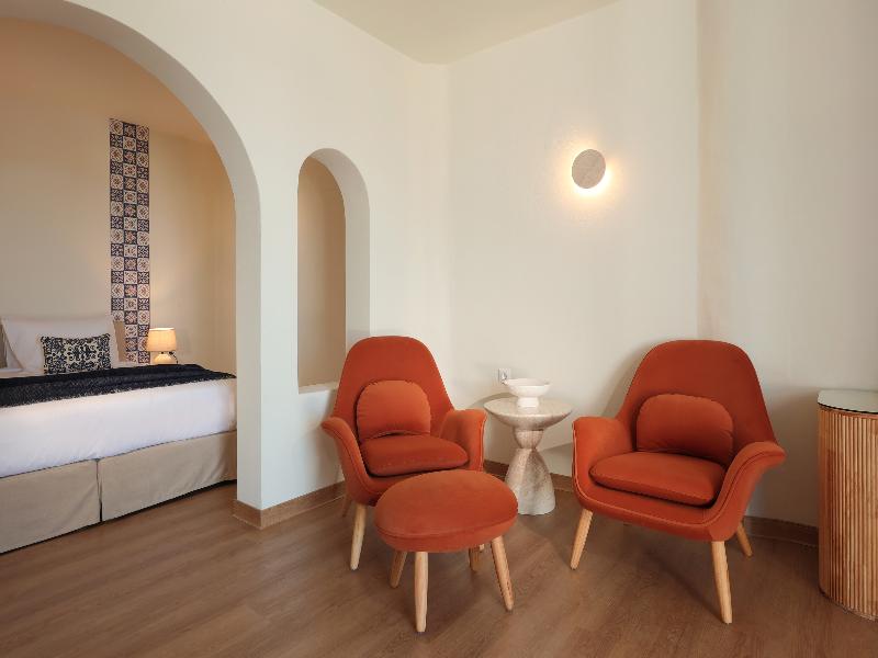 White Pearl Laokasti Suites image